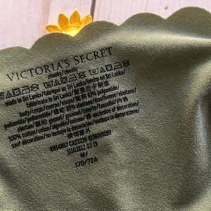 Victoria's Secret Intimates & Sleepwear - NWT Victoria's Secret Cheeky Panties Victoria's Secret Intimates & Sleepwear - NWT Victoria's Secret Cheeky Panties